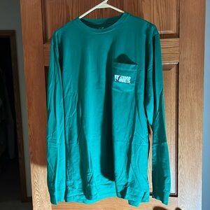Vineyard Vines green long sleeve cotton tshirt